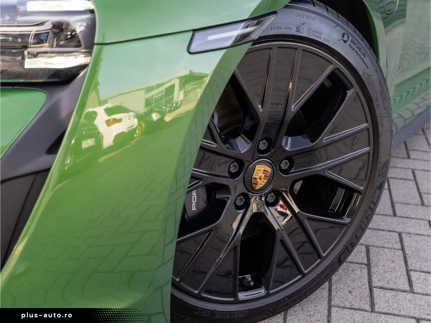 PORSCHE Taycan Basis 20'' LED Head-Up Display uvm.