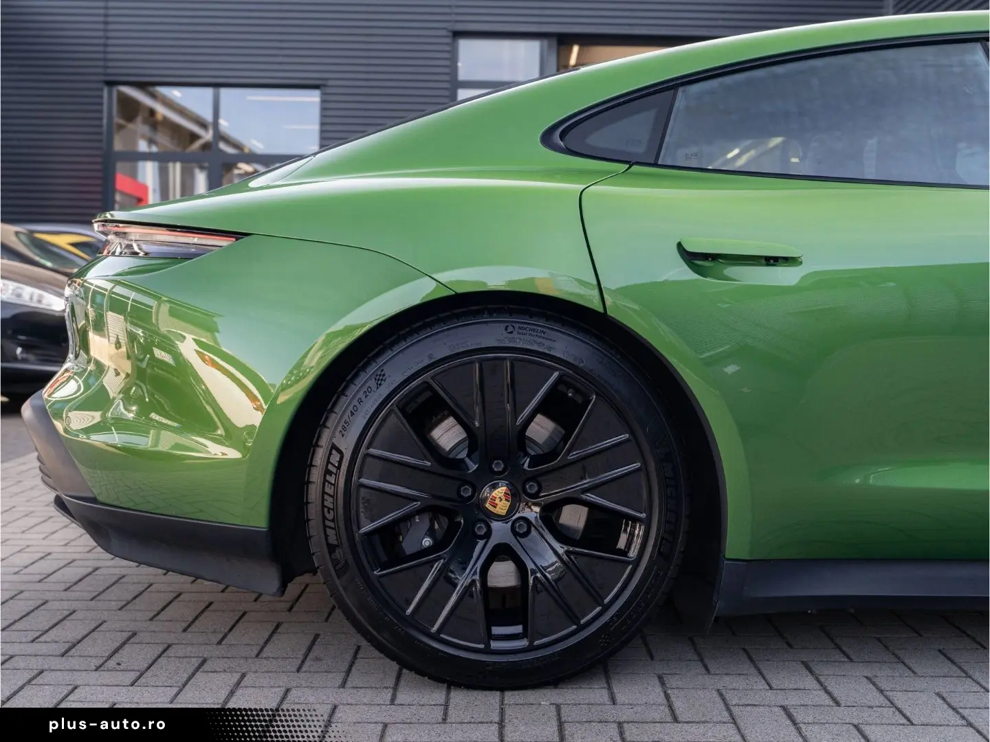 PORSCHE Taycan Basis 20'' LED Head-Up Display uvm.