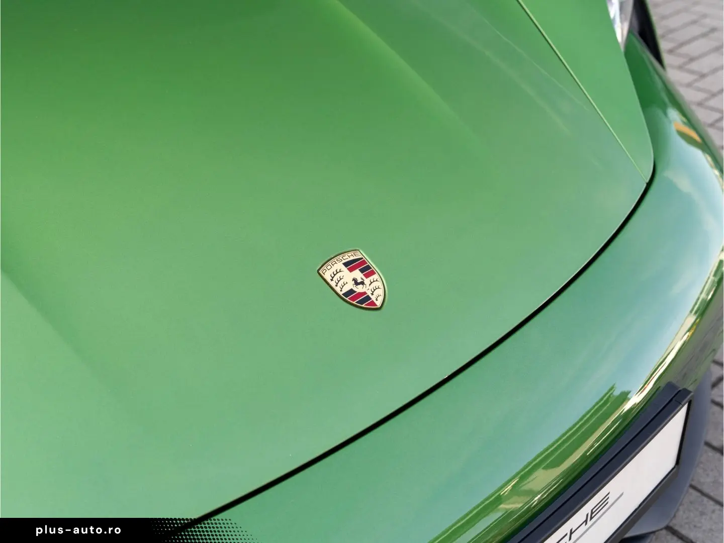 PORSCHE Taycan Basis 20'' LED Head-Up Display uvm.