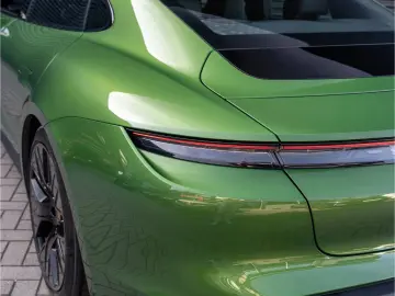 PORSCHE Taycan Basis 20'' LED Head-Up Display uvm.