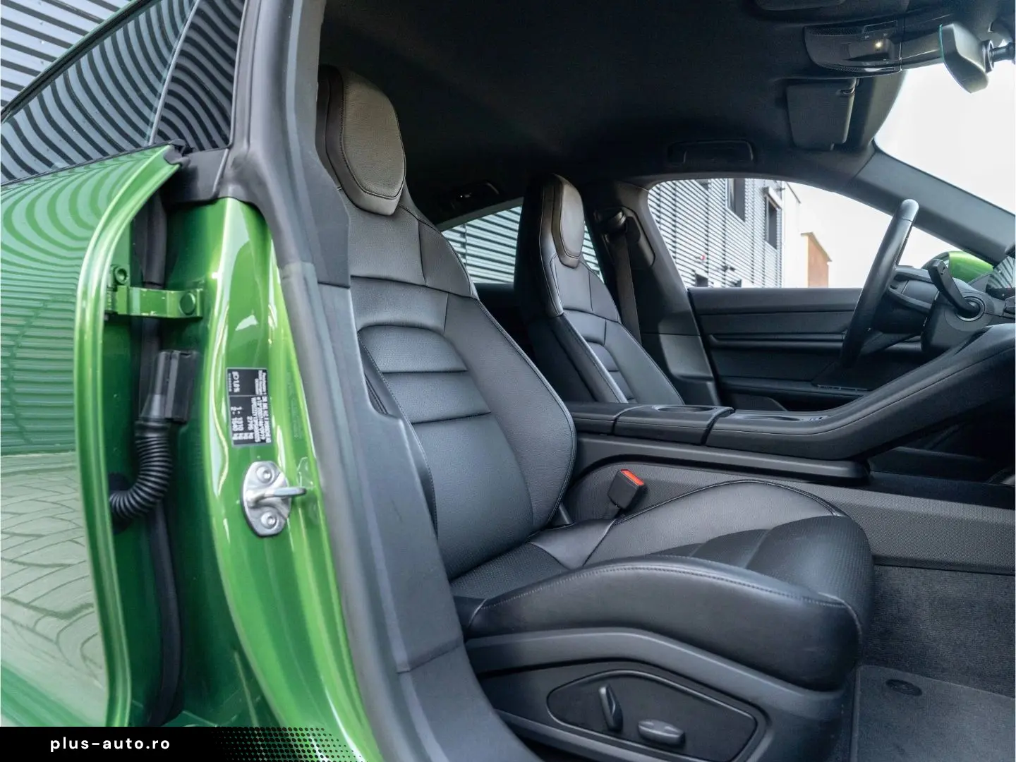 PORSCHE Taycan Basis 20'' LED Head-Up Display uvm.