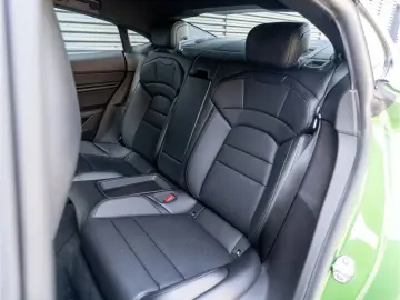 PORSCHE Taycan Basis 20'' LED Head-Up Display uvm.