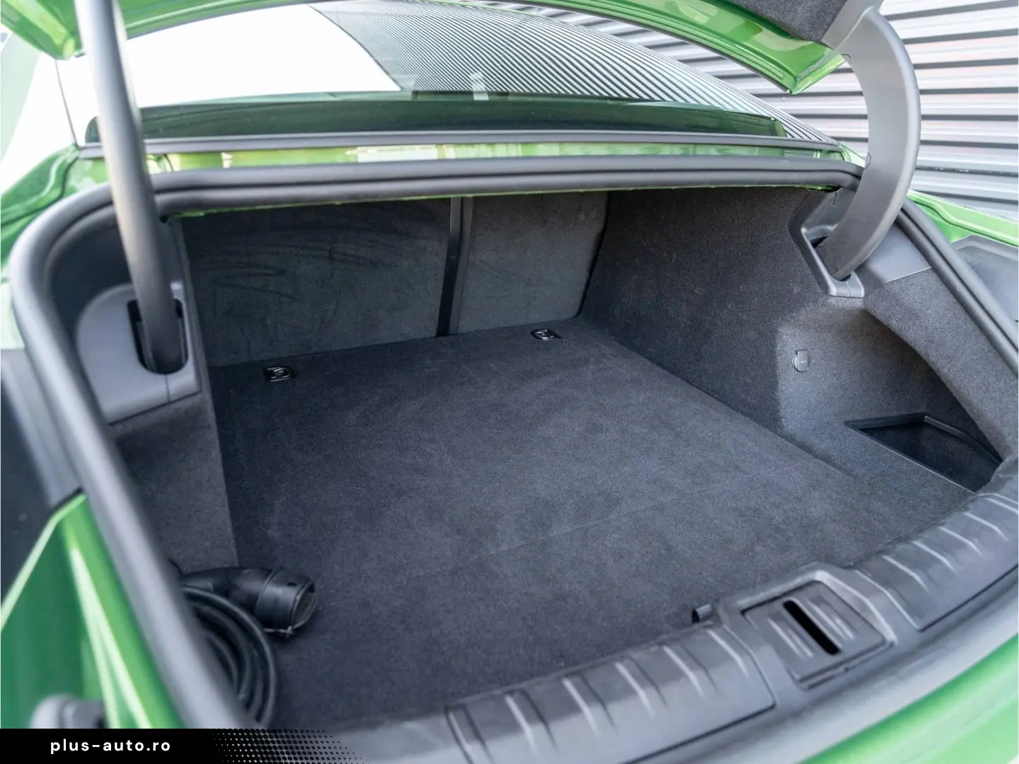 PORSCHE Taycan Basis 20'' LED Head-Up Display uvm.