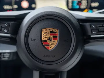 PORSCHE Taycan Basis 20'' LED Head-Up Display uvm.