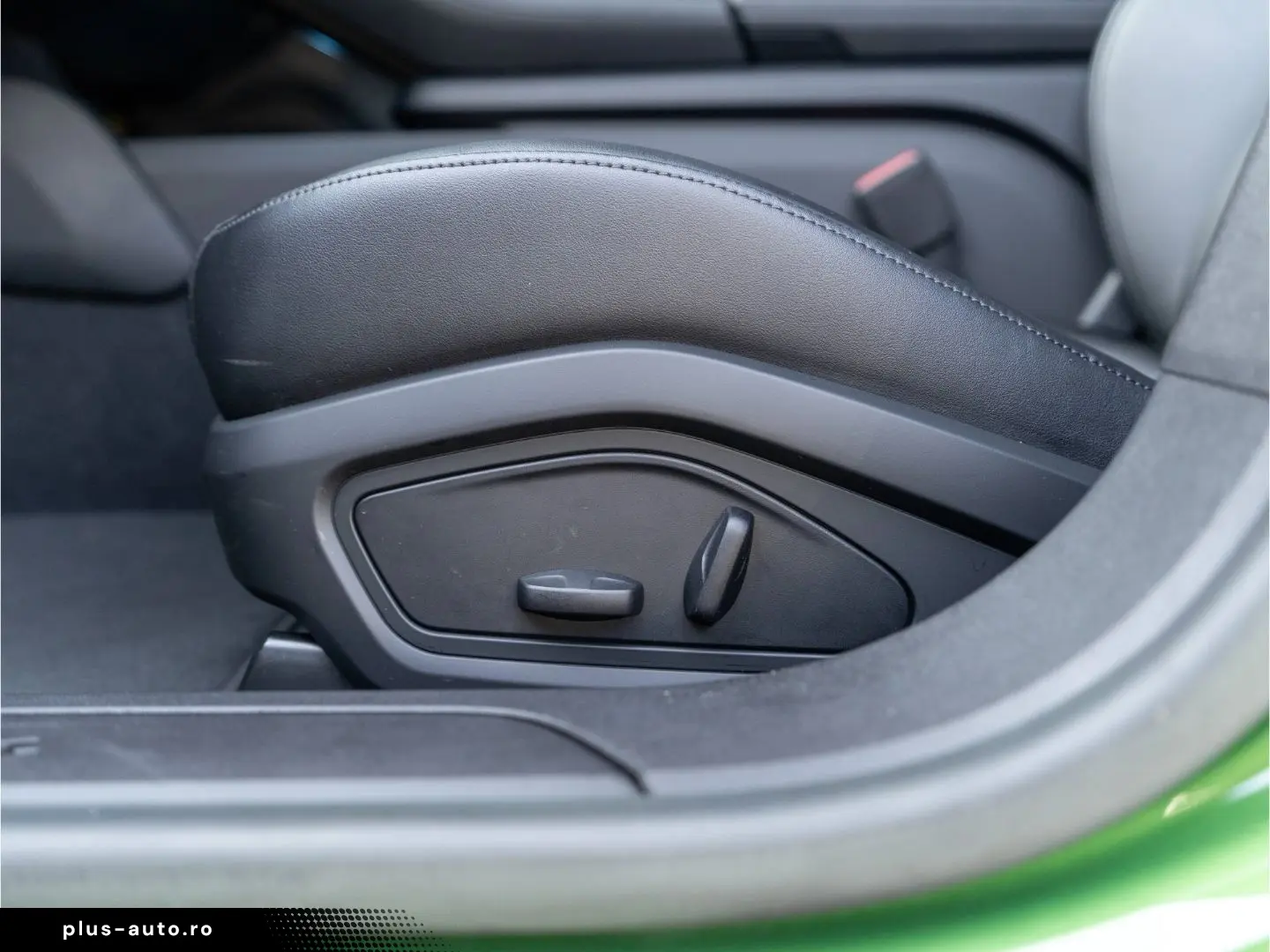 PORSCHE Taycan Basis 20'' LED Head-Up Display uvm.