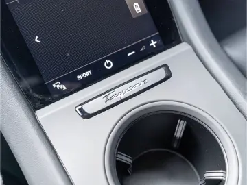 PORSCHE Taycan Basis 20'' LED Head-Up Display uvm.