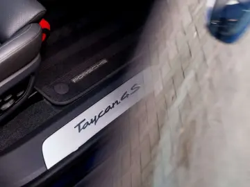 PORSCHE Taycan 4S Performancebatterie Plus - PID - ACC -