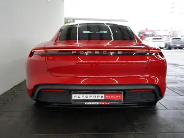PORSCHE Taycan rot-rot LUFT PANO ACC 18W BOSE MATRIX 21z