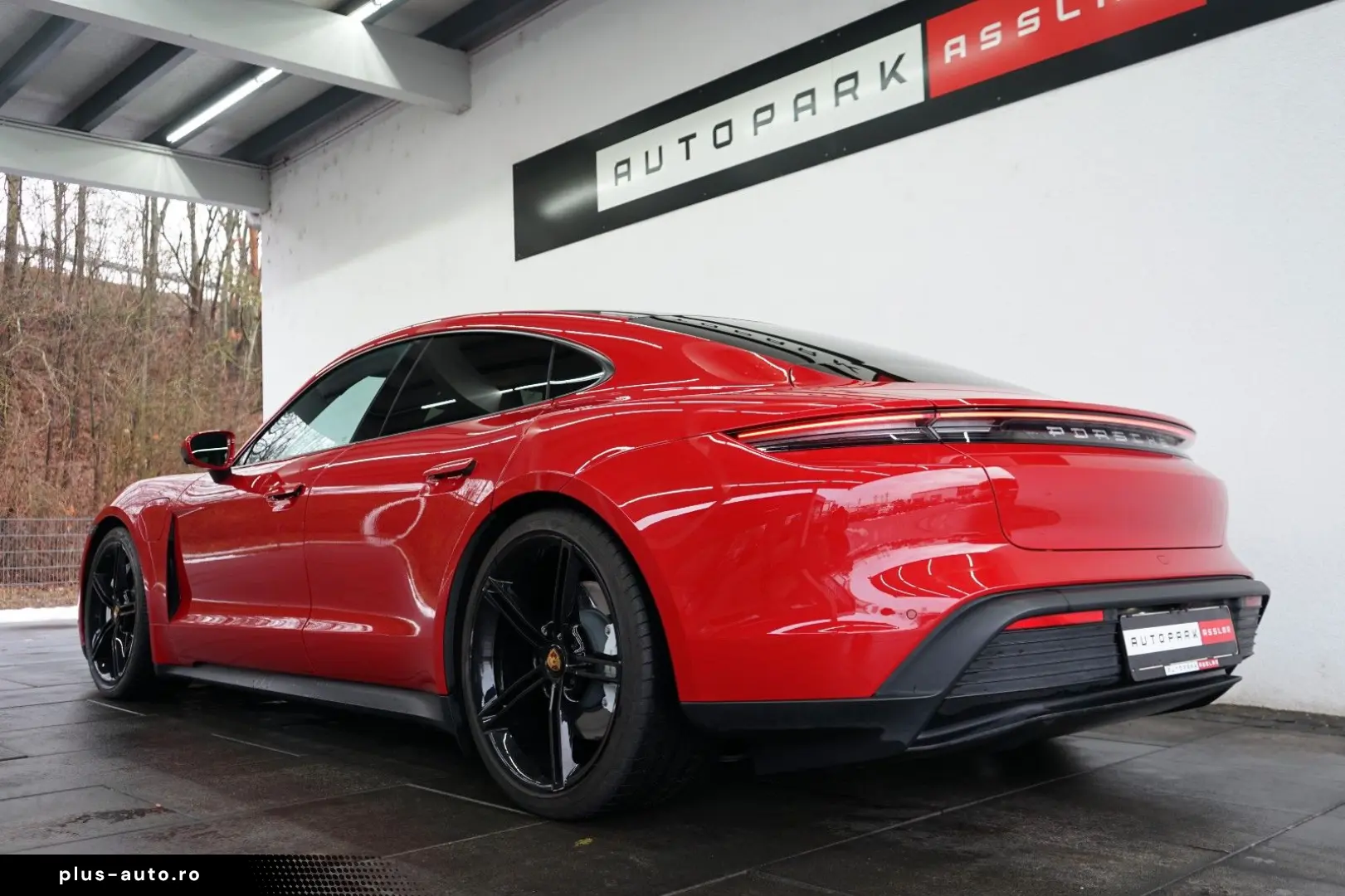 PORSCHE Taycan rot-rot LUFT PANO ACC 18W BOSE MATRIX 21z