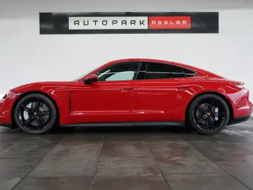 PORSCHE Taycan rot-rot LUFT PANO ACC 18W BOSE MATRIX 21z
