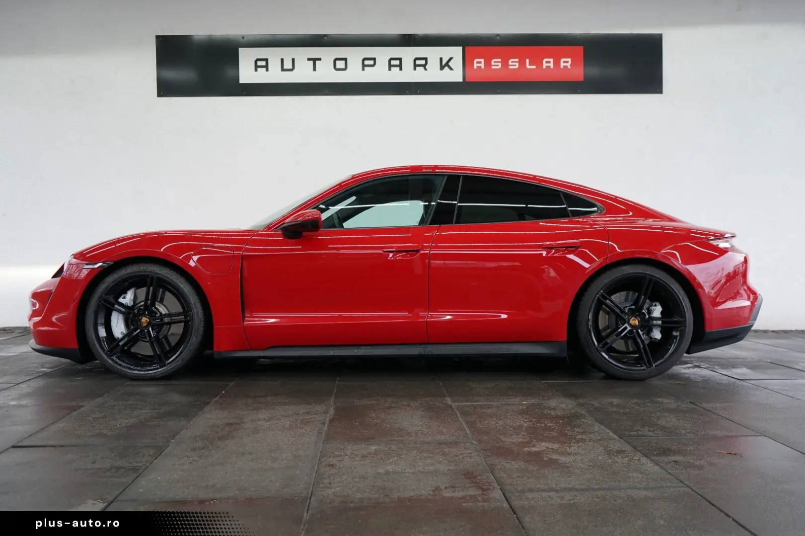 PORSCHE Taycan rot-rot LUFT PANO ACC 18W BOSE MATRIX 21z