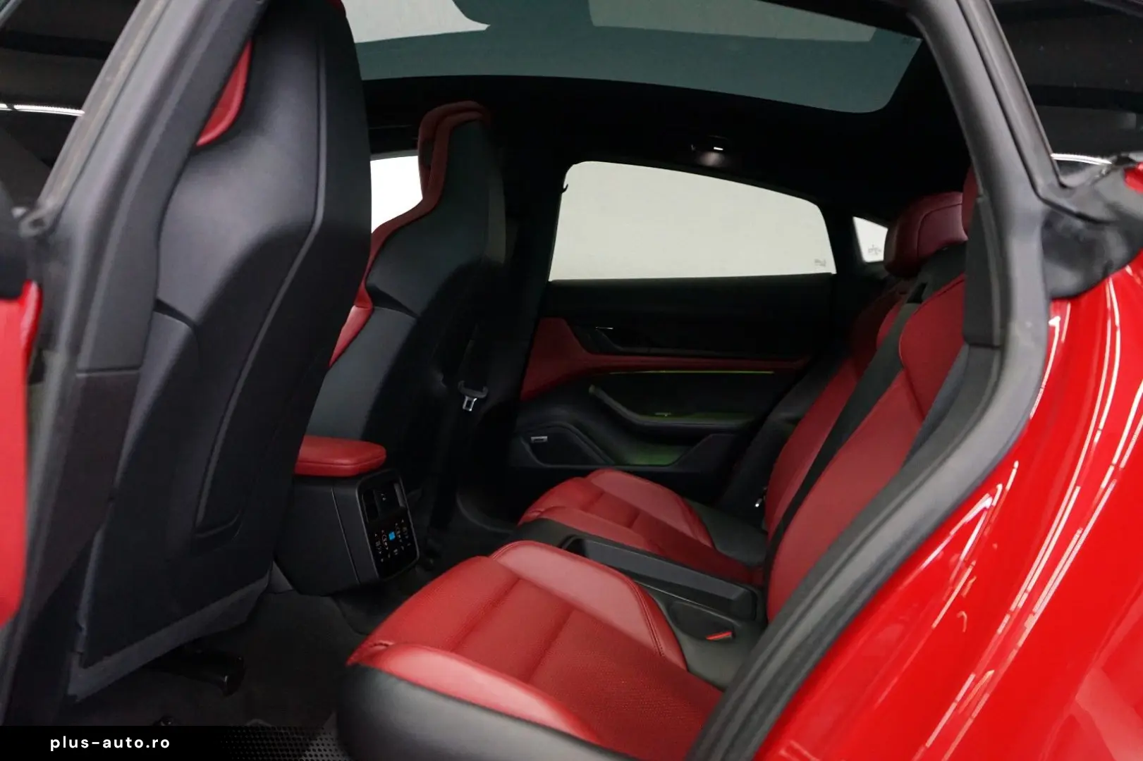 PORSCHE Taycan rot-rot LUFT PANO ACC 18W BOSE MATRIX 21z