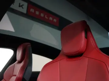 PORSCHE Taycan rot-rot LUFT PANO ACC 18W BOSE MATRIX 21z