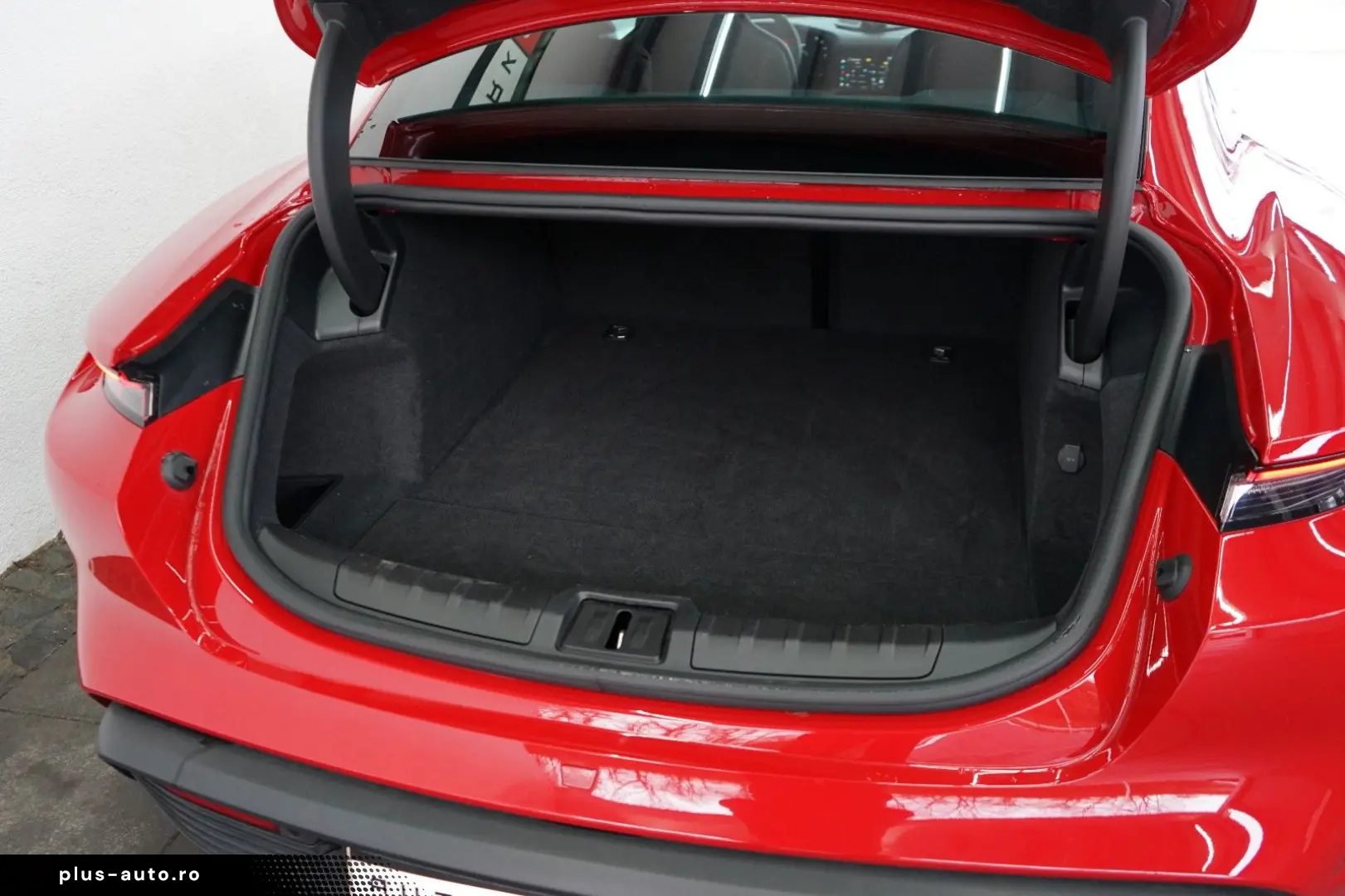 PORSCHE Taycan rot-rot LUFT PANO ACC 18W BOSE MATRIX 21z