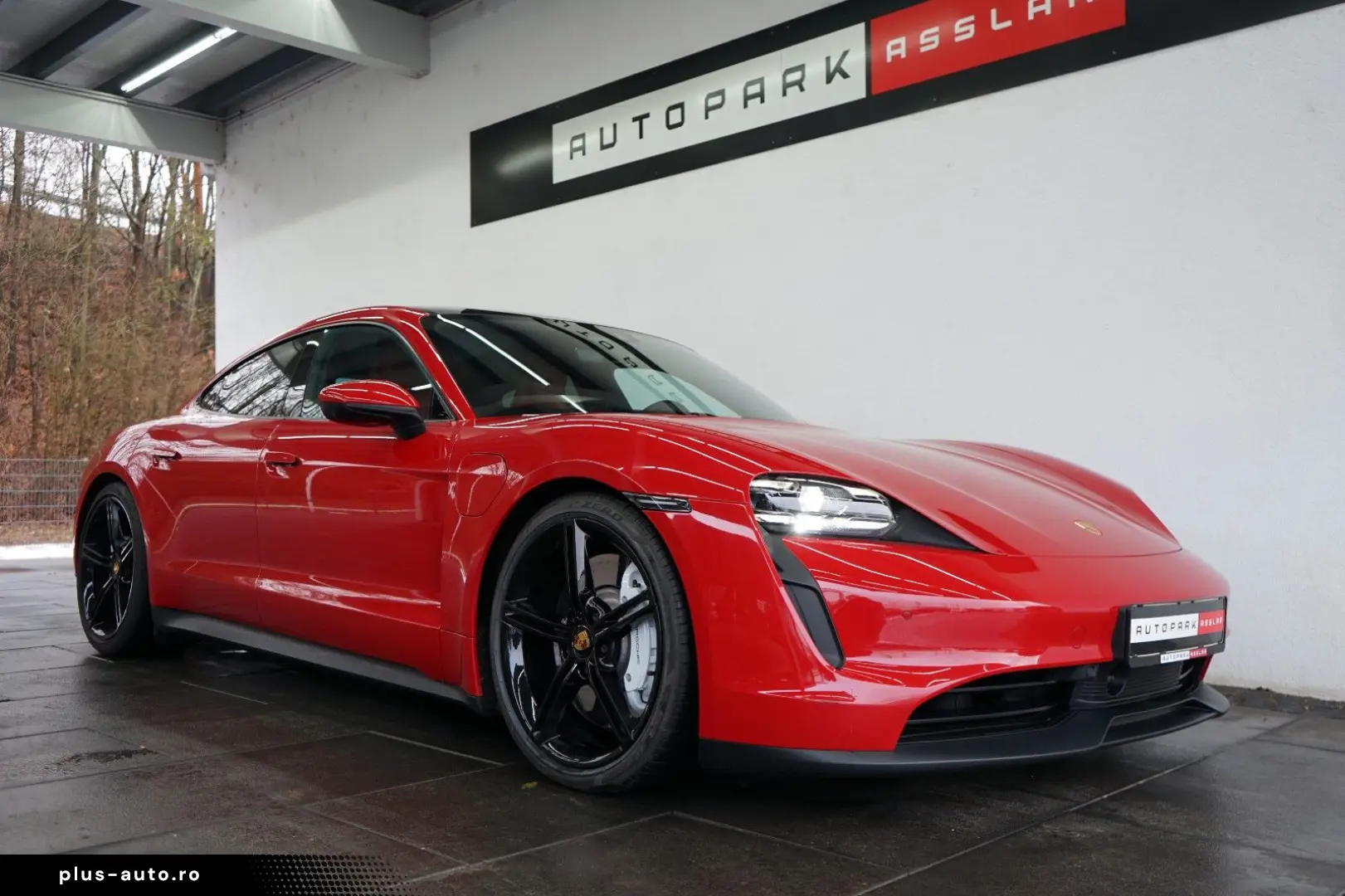 PORSCHE Taycan rot-rot LUFT PANO ACC 18W BOSE MATRIX 21z