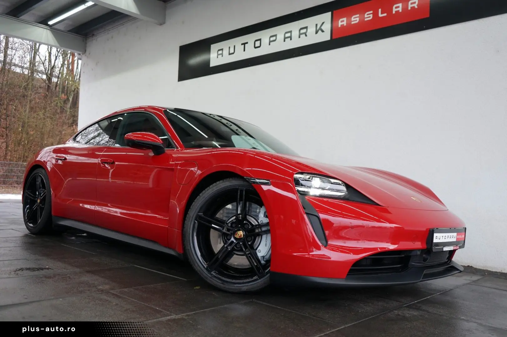 PORSCHE Taycan rot-rot LUFT PANO ACC 18W BOSE MATRIX 21z