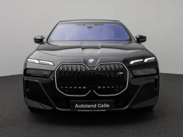 BMW M760e Sky Lounge B&W Fond Ent M-Performance Voll