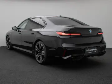 BMW M760e Sky Lounge B&W Fond Ent M-Performance Voll