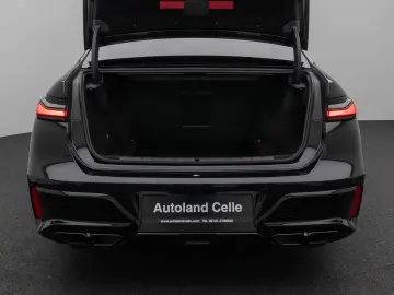 BMW M760e Sky Lounge B&W Fond Ent M-Performance Voll