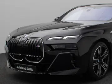 BMW M760e Sky Lounge B&W Fond Ent M-Performance Voll