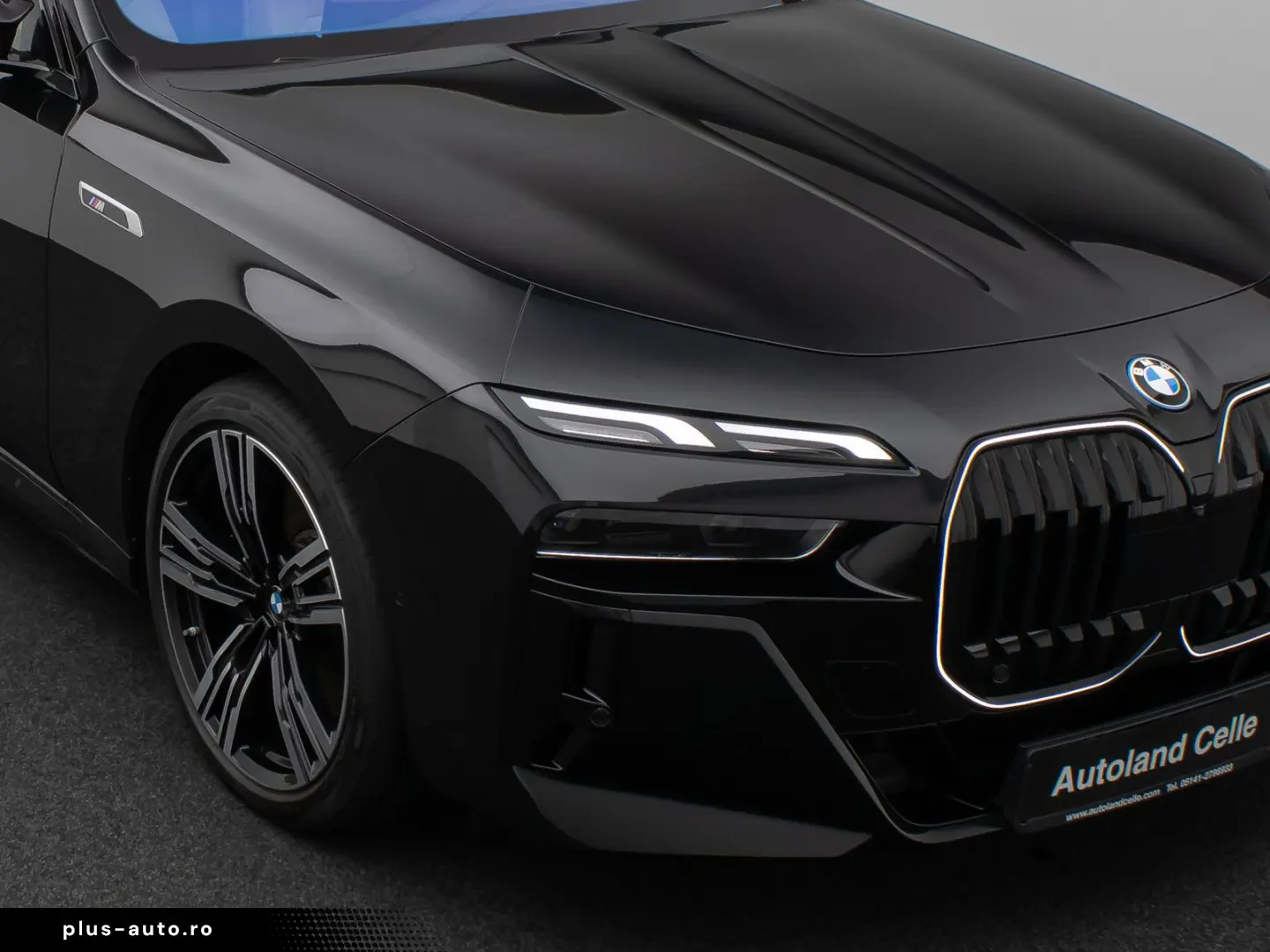 BMW M760e Sky Lounge B&W Fond Ent M-Performance Voll