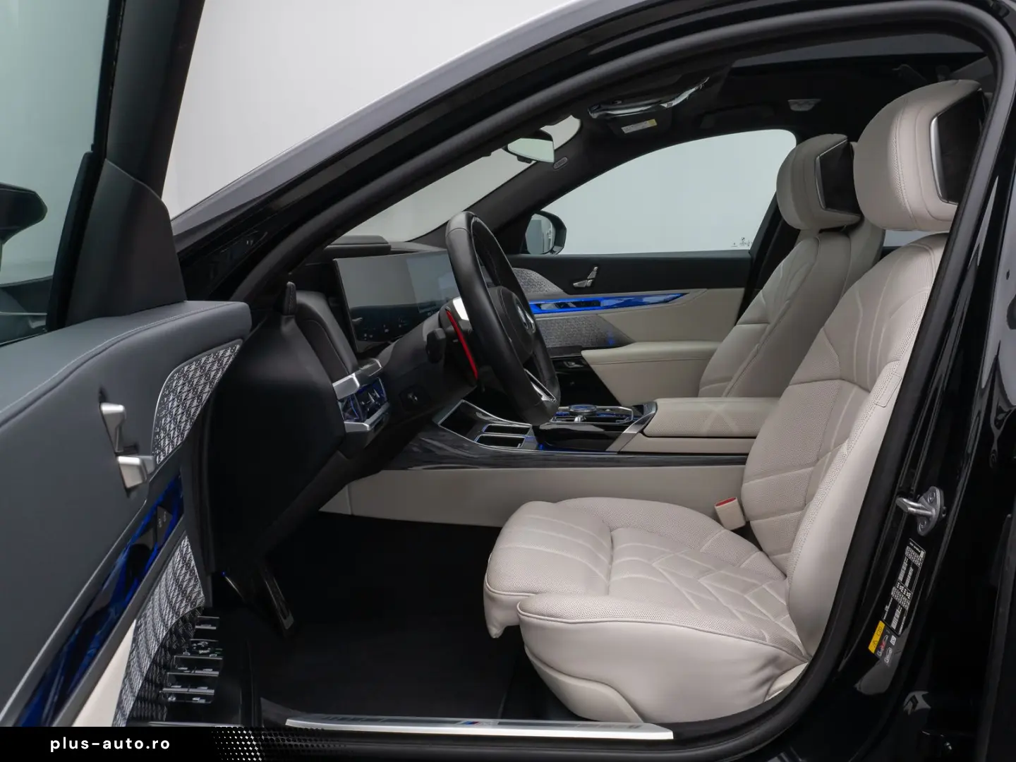 BMW M760e Sky Lounge B&W Fond Ent M-Performance Voll