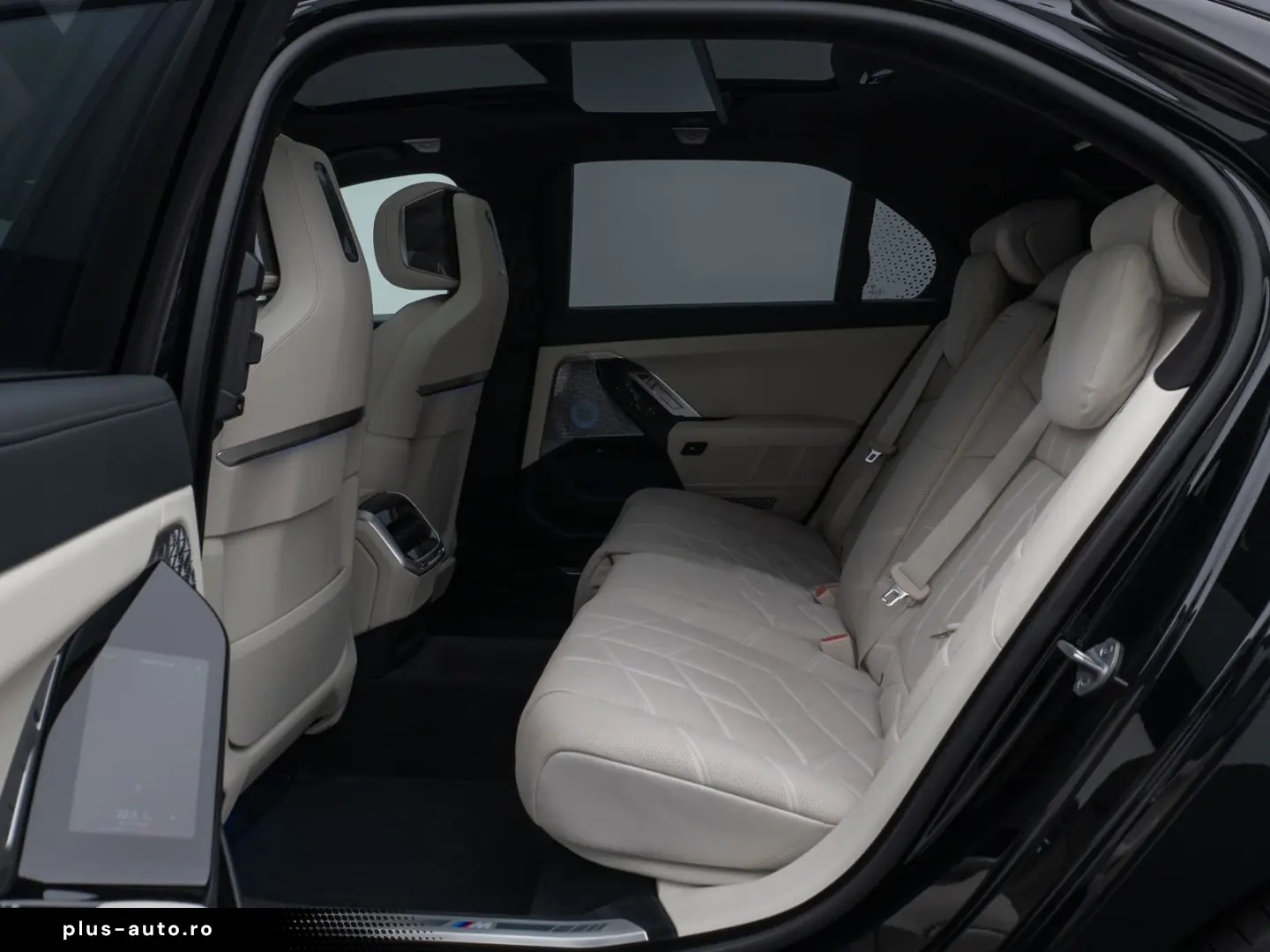 BMW M760e Sky Lounge B&W Fond Ent M-Performance Voll