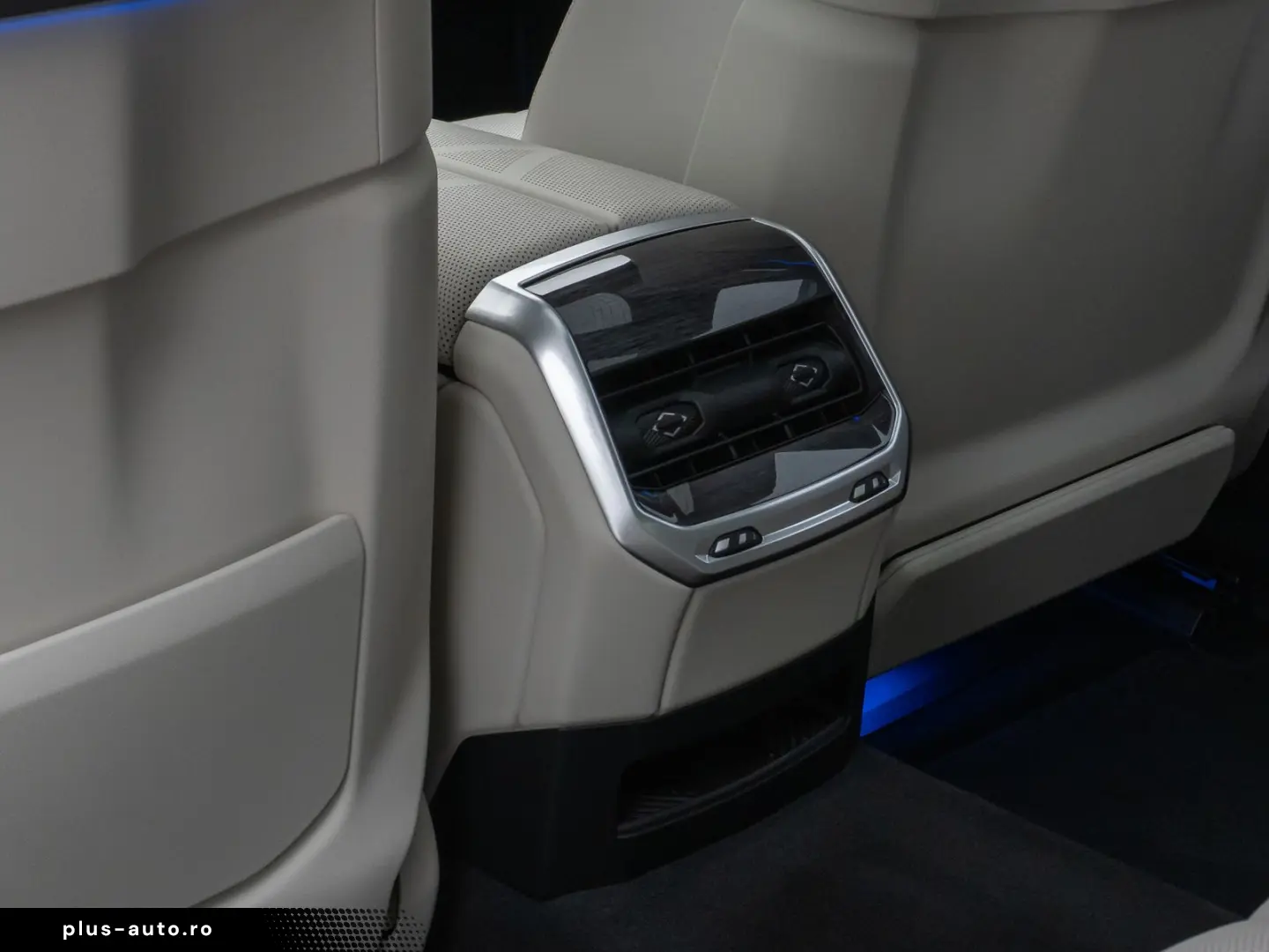 BMW M760e Sky Lounge B&W Fond Ent M-Performance Voll