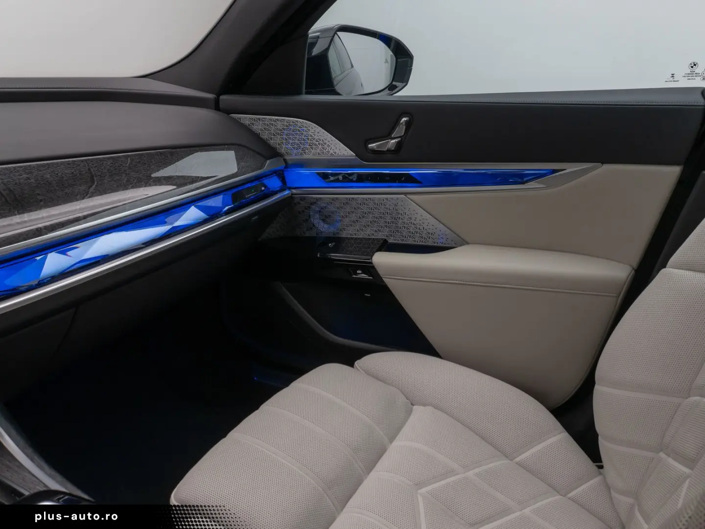 BMW M760e Sky Lounge B&W Fond Ent M-Performance Voll