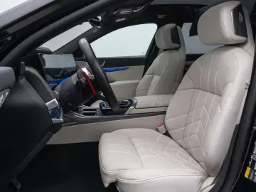 BMW M760e Sky Lounge B&W Fond Ent M-Performance Voll