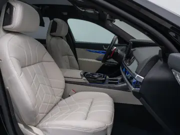 BMW M760e Sky Lounge B&W Fond Ent M-Performance Voll