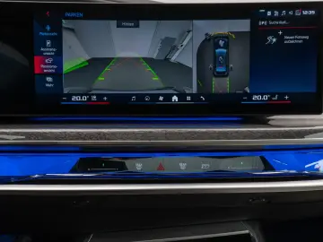 BMW M760e Sky Lounge B&W Fond Ent M-Performance Voll