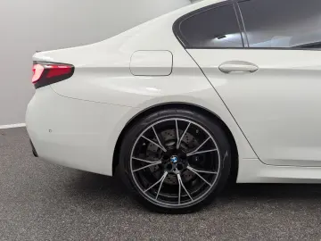 BMW M5 Competition CARBONDACH U-FREI DEUTSCH SITZKLI