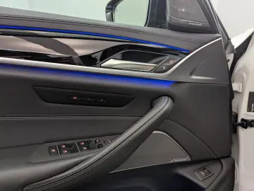 BMW M5 Competition CARBONDACH U-FREI DEUTSCH SITZKLI