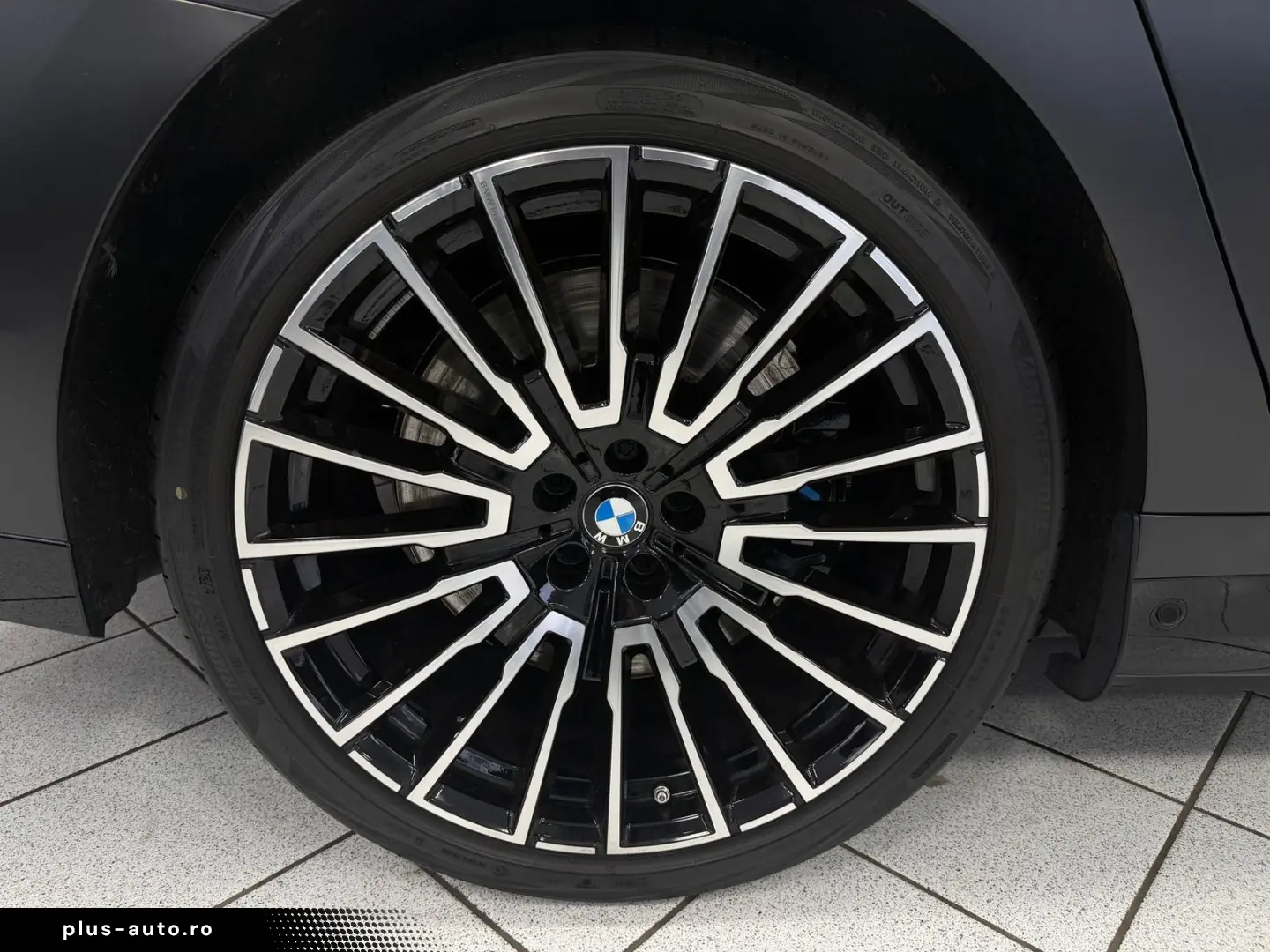 BMW M760 e xD M Performance Executive-P Fond-Ent TV