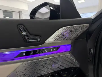 BMW M760 e xD M Performance Executive-P Fond-Ent TV