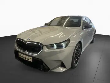 BMW M5 DrAsProf FernP 360  CarbonExt AHK SitzAC