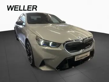 BMW M5 DrAsProf FernP 360  CarbonExt AHK SitzAC