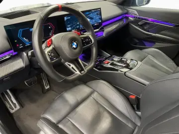 BMW M5 DrAsProf FernP 360  CarbonExt AHK SitzAC