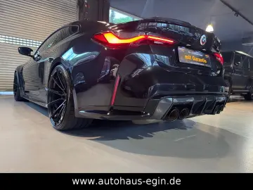 BMW M4 Baureihe M4 Coupe xDrive Competition Carbon