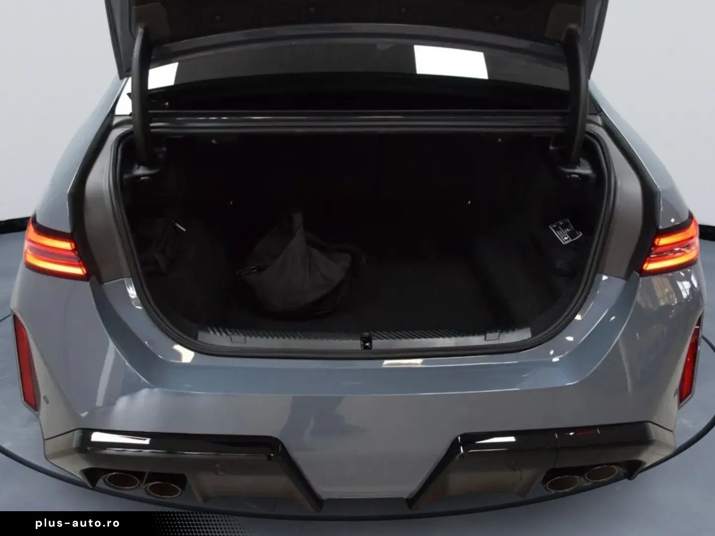 BMW M5 xDrive G90 727hp Ceramic B&W HUD Carbon  VAT