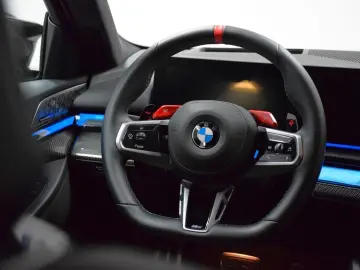 BMW M5 xDrive G90 727hp Ceramic B&W HUD Carbon  VAT