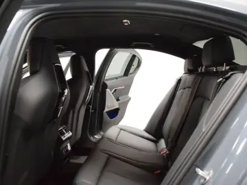 BMW M5 xDrive G90 727hp Ceramic B&W HUD Carbon  VAT