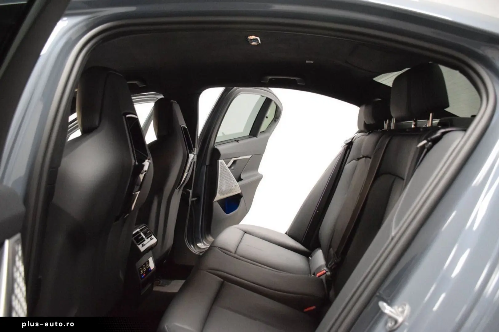 BMW M5 xDrive G90 727hp Ceramic B&W HUD Carbon  VAT