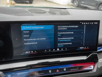 BMW M5 xDrive AHK B&W CARBON V-MAX