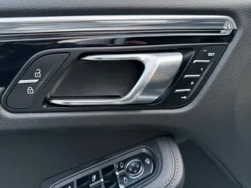 PORSCHE Macan 1.Hand LED Chrono Kamera