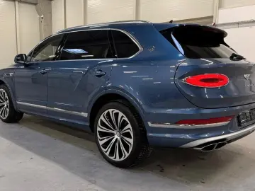 BENTLEY Bentayga 4.0 V8 EWB Azure 4WD Autom.