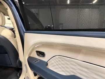 BENTLEY Bentayga 4.0 V8 EWB Azure 4WD Autom.