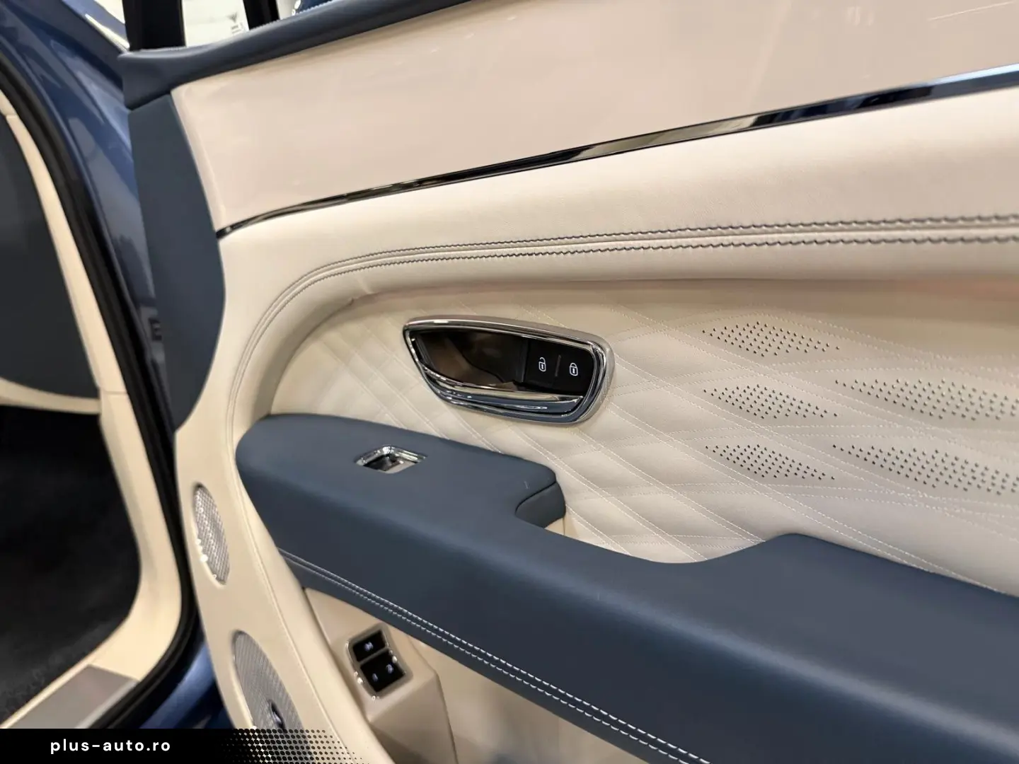 BENTLEY Bentayga 4.0 V8 EWB Azure 4WD Autom.