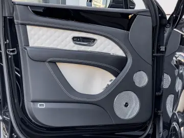 BENTLEY Bentayga Hybrid